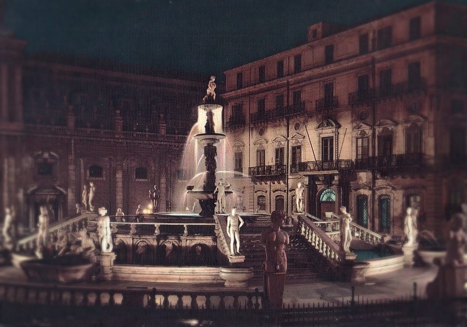 Palermo Piazza Pretoria o della Vergogna