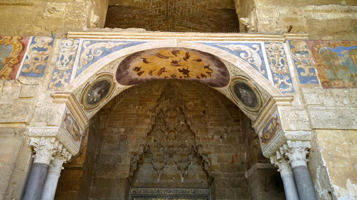 L'Arco nella Sala della fontana che raffigura i Diavoli della Zisa di Palermo