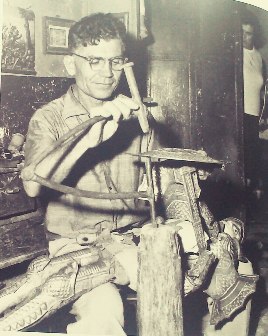 Un puparo siciliano al lavoro