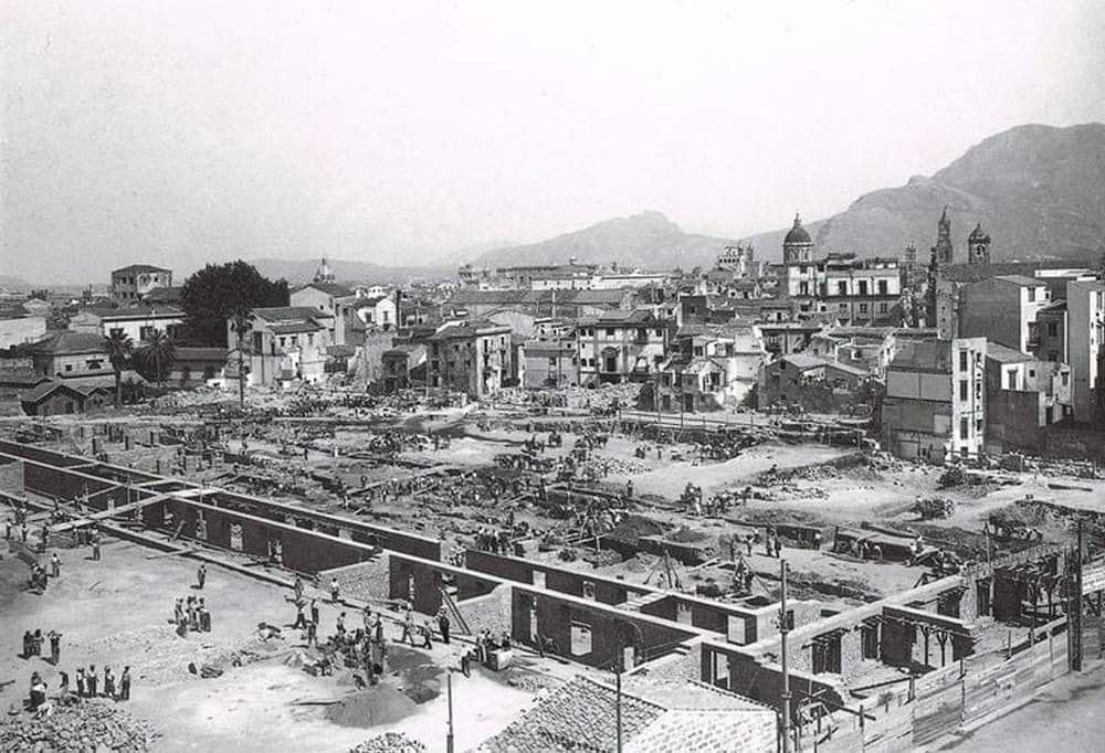 I lavori di costruzione del Palazzo di Giustizia di Palermo in una foto di Cappellani del 1938