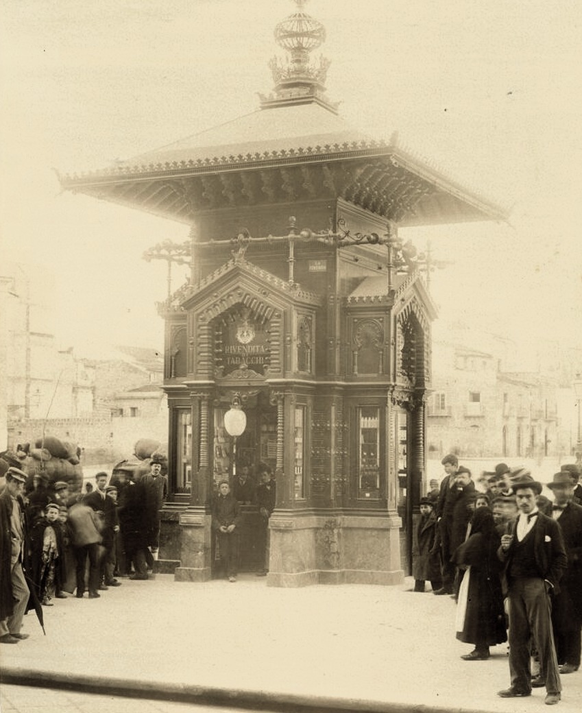 Chiosco Vicari a Piazza Verdi
