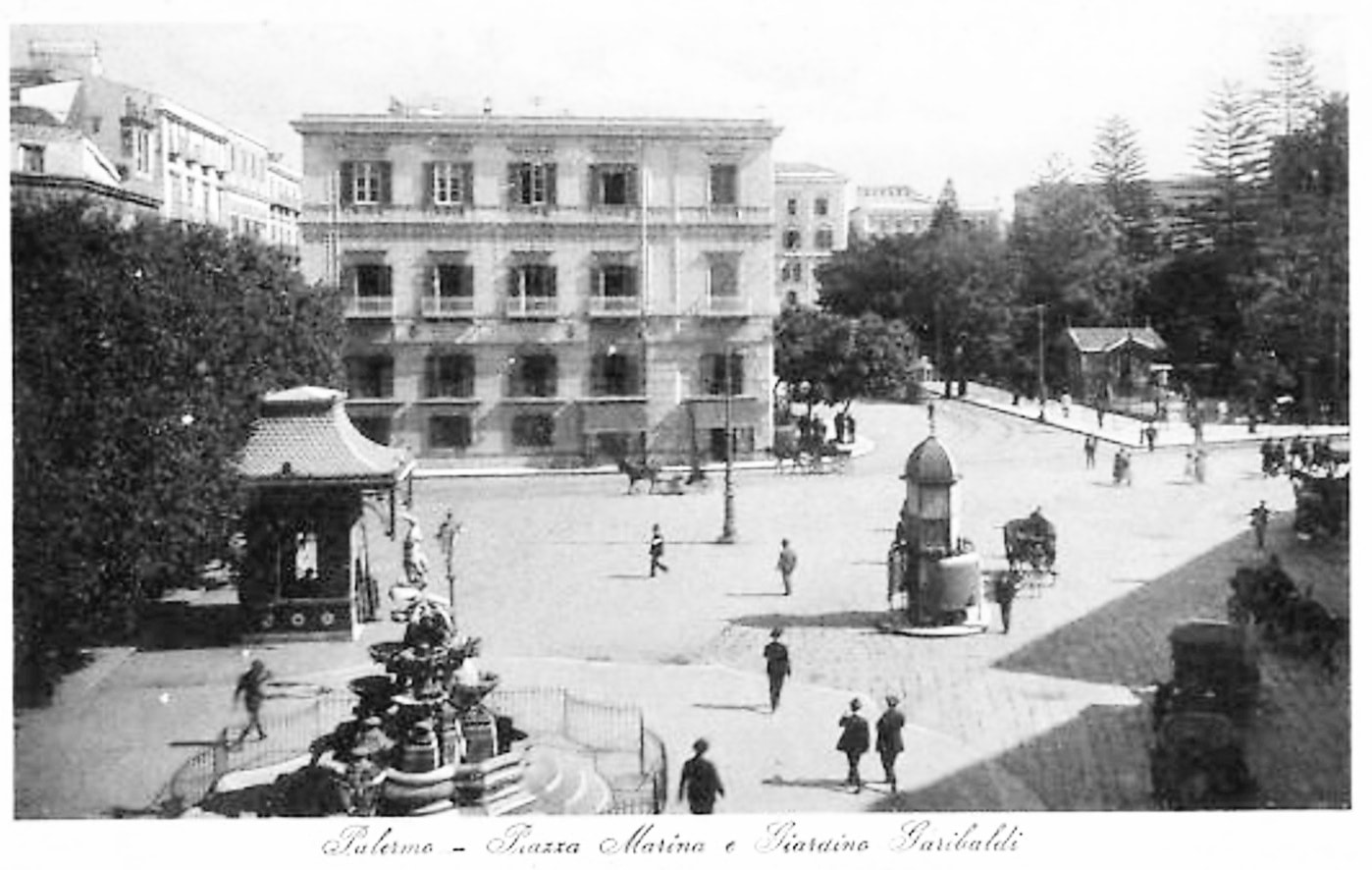 Palermo, Piazza Marina con il Chiosco Lipari non più esistente