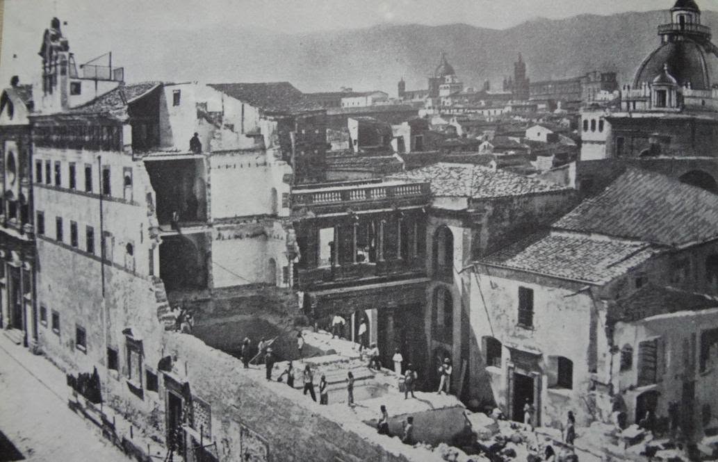 Demolizione del rione San Giuliano prima della costruzione del Teatro Massimo